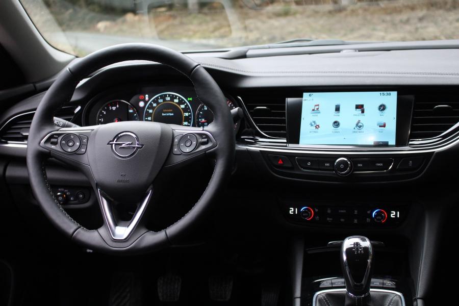 Торпедо Opel Insignia Grand Sport Turbo D 2017 года  (фото 19 из 29)